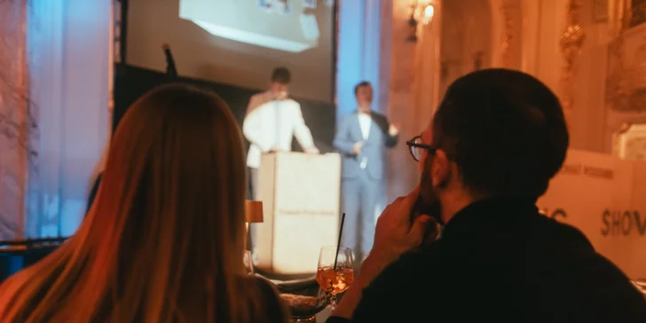 Kouzelnická show s T. Podzimkem v sále Boccaccio: čtení myšlenek, iluze s předměty, karetní magie aj.