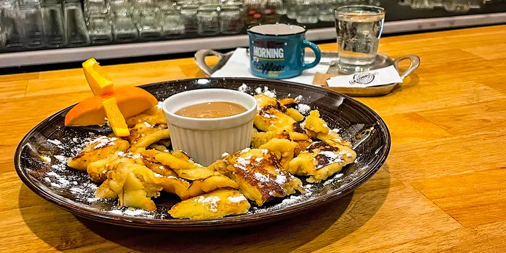 Kavárenská restaurace Le Consulat: císařský trhanec a káva nebo čaj pro 1 či 2 osoby