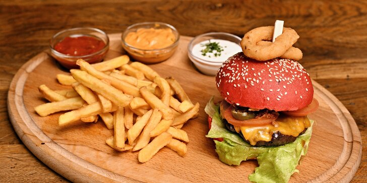 Kachní, pivní nebo top burger, hranolky a dip v Poctivé restauraci pro 1 osobu