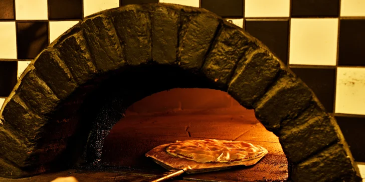 Jedna nebo dvě pizzy podle výběru ze 12 druhů v pražské Krči