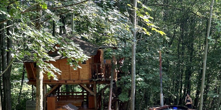Treehouse na Dolní Moravě: privátní vířivka, finská sauna i gril až pro 4 os.