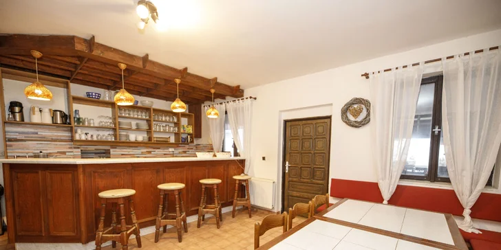 Příjemný penzion nedaleko Karlštejna se snídaní, saunou a koňmi