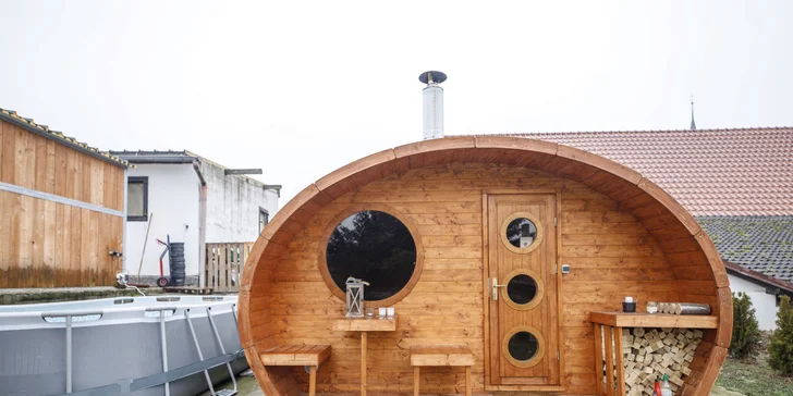 Příjemný penzion nedaleko Karlštejna se snídaní, saunou a koňmi