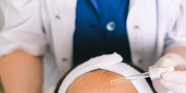 Kosmetické ošetření pro krásnější pleť: chemický peeling, hydratační ošetření i mikrojehličkování