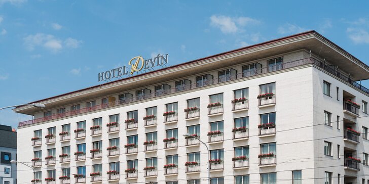 Hotel v centru Bratislavy v části Staré Mesto, přímo u národní galerie: neomezený vstup do wellness