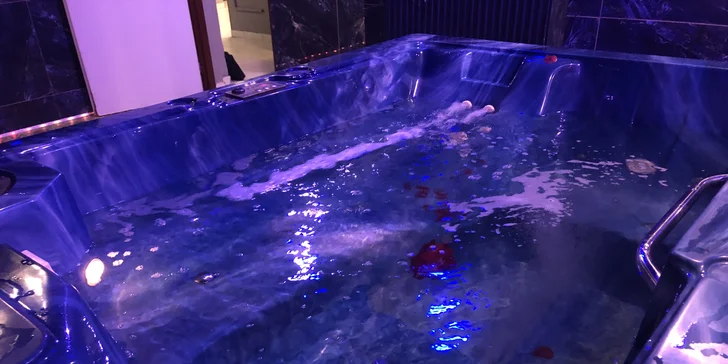 Privátní wellness pro dva: 60 min. i celá noc, vířivka, sauna a relaxační místnost