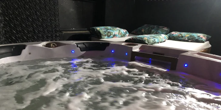 Privátní wellness pro dva: 60 min. i celá noc, vířivka, sauna a relaxační místnost