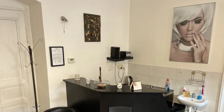 Pro permanentní krásu: tetování očních linek, rtů i obočí - pudrové nebo vláskování