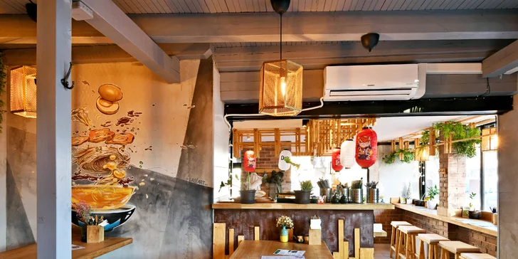 Sushi sety s 18-56 rolkami, nigiri i sashimi či polévka ramen v nové asijské restauraci