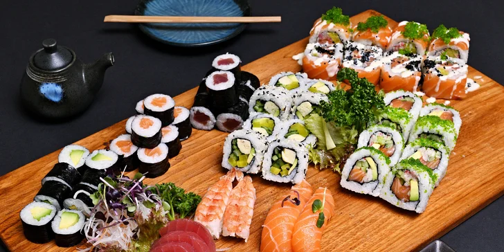 Sushi sety s 18-56 rolkami, nigiri i sashimi či polévka ramen v nové asijské restauraci
