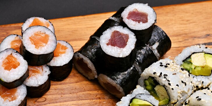 Sushi sety s 18-56 rolkami, nigiri i sashimi či polévka ramen v nové asijské restauraci