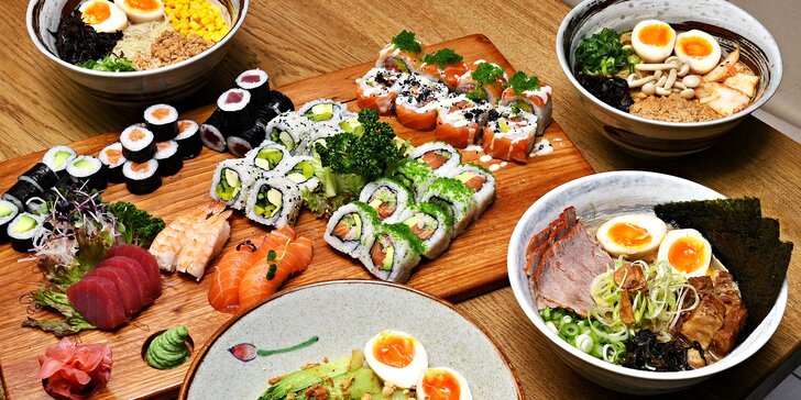 Sushi sety s 18-56 rolkami, nigiri i sashimi či polévka ramen v nové asijské restauraci