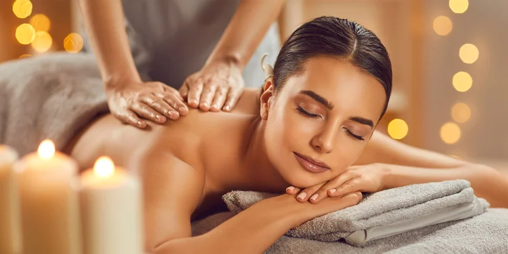 Relaxační rituály: zábal, peeling i relaxační nebo čokoládová masáž a lávové kameny