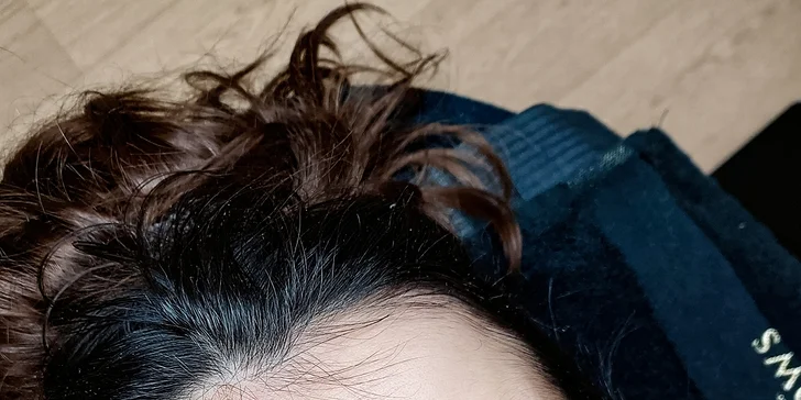 Microblading obočí: přirozený permanentní make-up metodou vláskování a oční linky se stínem