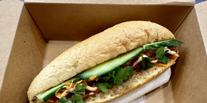 Bánh Mì bagety pro 1 nebo 2 osoby: na výběr s kuřecím nebo vepřovým masem či vegetariánské