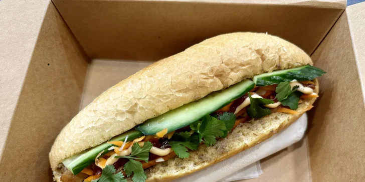 Bánh Mì bagety pro 1 nebo 2 osoby: na výběr s kuřecím nebo vepřovým masem či vegetariánské