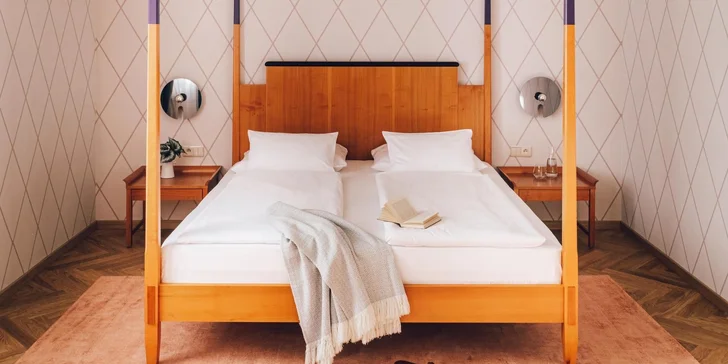 Luxusní 5* hotel v Mariánkách: snídaně nebo polopenze, neomezeně sauny a bazény a koupel