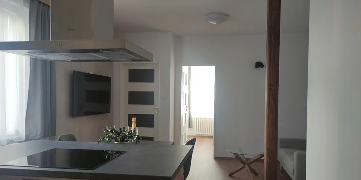 Pobyt v apartmánu v Rožnově: poukázka na wellness i lahev vína až pro 3 os.