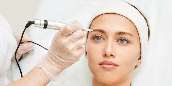 Permanentní make-up obočí nebo rtů Beauty Coworking