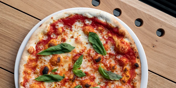 Italské degustační menu o 3 chodech včetně láhve vína pro 2 osoby