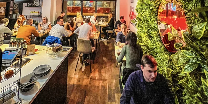 Vstup na moderovaný seznamovací večer pro ženy i muže ve věku 20–57 let