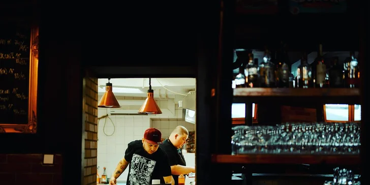 Pochutnejte si: obědové burger menu s vyzrálým hovězím a dalšími dobrotami