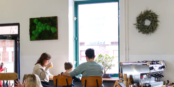 Vejce Benedikt se šunkou, lososem či houbami, tibi limonáda a káva