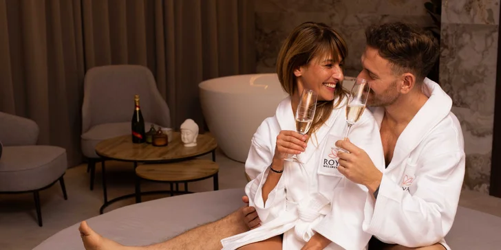 Balíček pro zamilované: privátní wellness vč. masáže i lahev prosecca