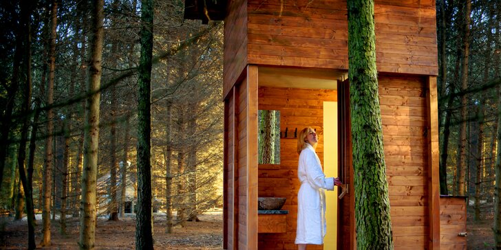 Váš opravdový odpočinek: krásný srub uprostřed lesa, krb a horká sprcha, možnost snídaní i večeří