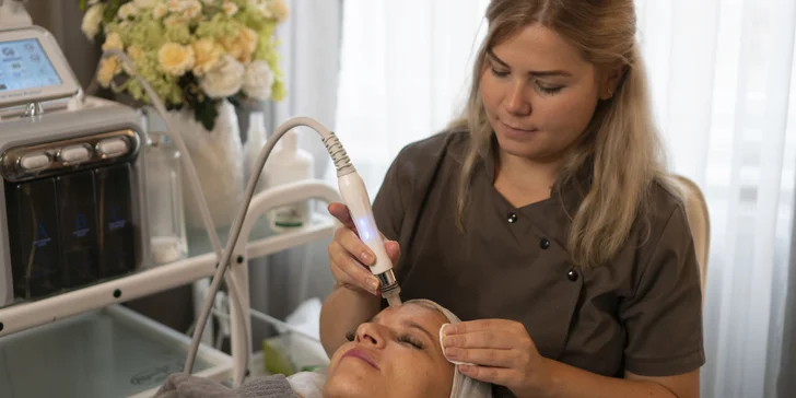 Hydrodermabraze: čištění, peeling a hydratace pleti v jednom