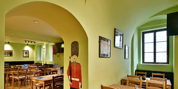 Hovězí, kuřecí nebo sýrový burger, žebra nebo fish and chips: voucher pro 1-4 osoby