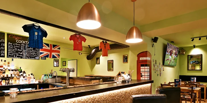 Hovězí, kuřecí nebo sýrový burger, žebra nebo fish and chips: voucher pro 1-4 osoby