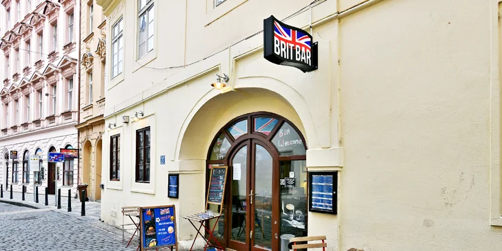 Hovězí, kuřecí nebo sýrový burger, žebra nebo fish and chips: voucher pro 1-4 osoby
