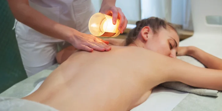 Relax s masážní svíčkou: masáž obličeje a dekoltu i paží a dlaní nebo zad