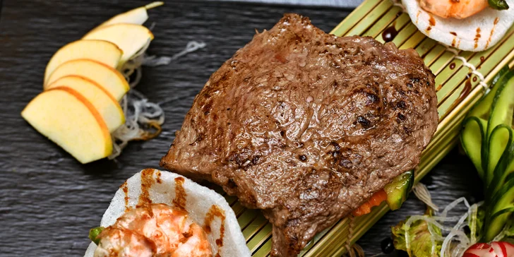 Asijské fusion menu pro dva: brazilské hovězí na grilu, krevety, chobotničky, sushi v tempuře a sklenka prosecca