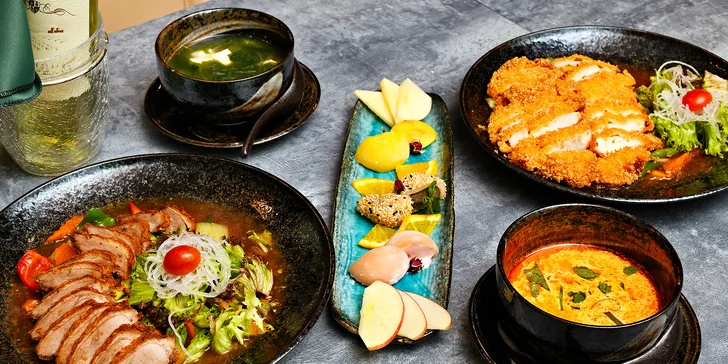 Putování za asijskou gastronomií: degustační menu včetně sklenky nebo láhve prosecca pro dva