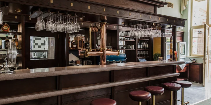 Romantický hotel na okraji Prahy: pobyt se snídaní či polopenzí, možnost privátní sauny