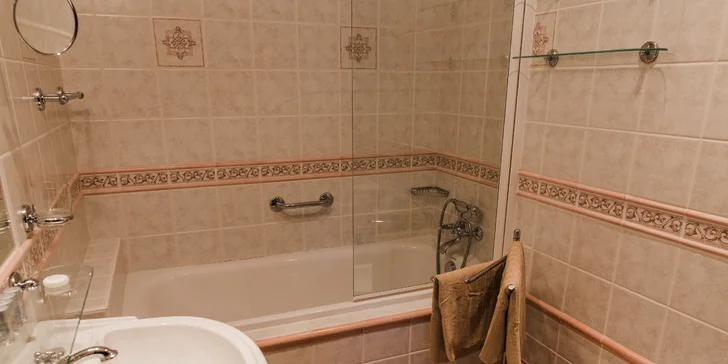 Romantický hotel na okraji Prahy: pobyt se snídaní či polopenzí, možnost privátní sauny