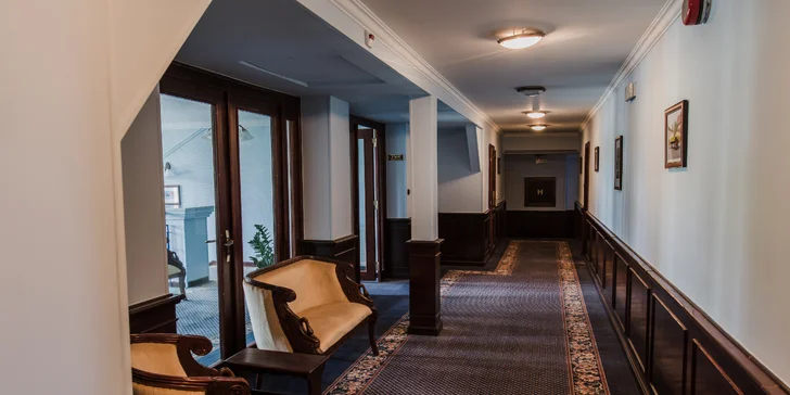 Romantický hotel na okraji Prahy: pobyt se snídaní či polopenzí, možnost privátní sauny