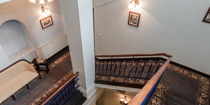 Romantický hotel na okraji Prahy: pobyt se snídaní či polopenzí, možnost privátní sauny