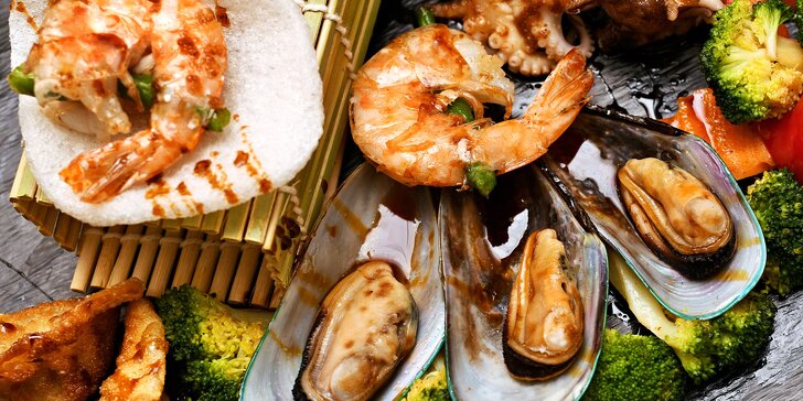Asijské fusion menu pro dva: brazilské hovězí na grilu, krevety, chobotničky, sushi v tempuře a sklenka prosecca