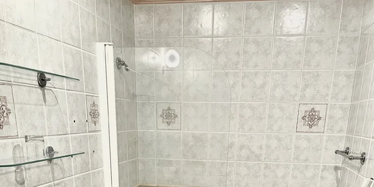 Romantický hotel na okraji Prahy: pobyt se snídaní či polopenzí, možnost privátní sauny