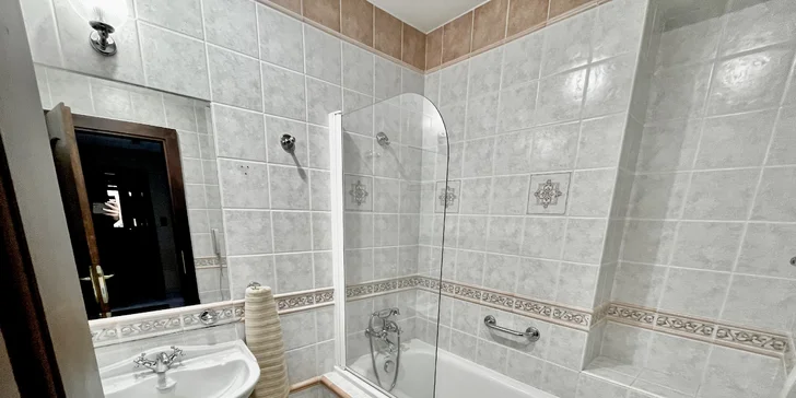 Romantický hotel na okraji Prahy: pobyt se snídaní či polopenzí, možnost privátní sauny