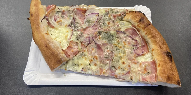 Čtvrtka pizzy podle výběru v bistru Rud´s pizza na Borech