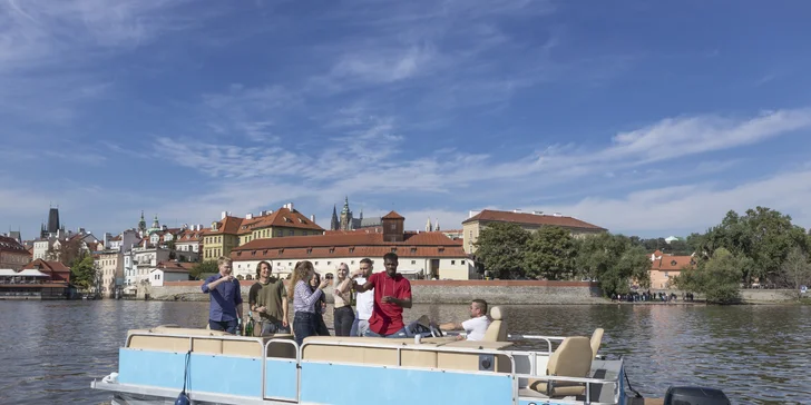 Party na lodi: 1 hod. s neomezenou konzumací piva či 7 lahvemi prosecca až pro 11 os.