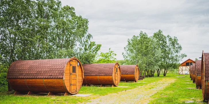 Relax v srdci Slovácka: sleva na wellness a sporty, bydlení v penzionu, sudu, vinařské búdě či stodole pro 12 lidí