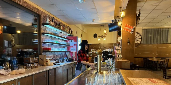 Otevřený voucher do kovbojské restaurace v Chrudimi: 500 či 1000 Kč na steaky, burgery i párty talíře