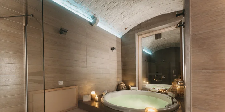 Romantika v Praze: 4* hotel s designovými pokoji, bez stravy, se snídaní či polopenzí