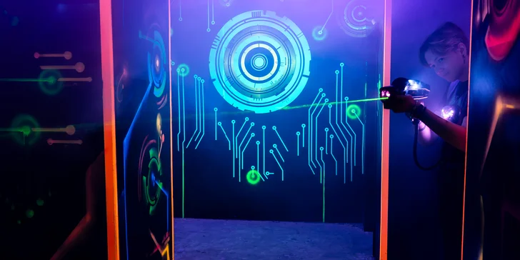 Laser game přestřelka až pro 30 hráčů v nově otevřených arénách LazerFun