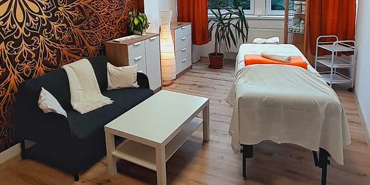 60–90 minut relaxu: klasická regenerační, thajská nebo lymfatická masáž